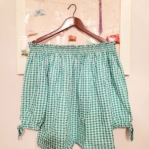 Adorable off the shoulder IZOD plaid summer shirt